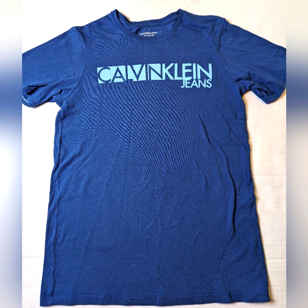Boys Calvin Klein T Shirt Size Large 14/16
